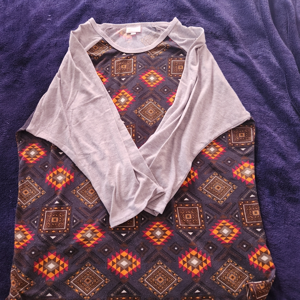 LuLaRoe Gray Top with Multicolor Geometric Design